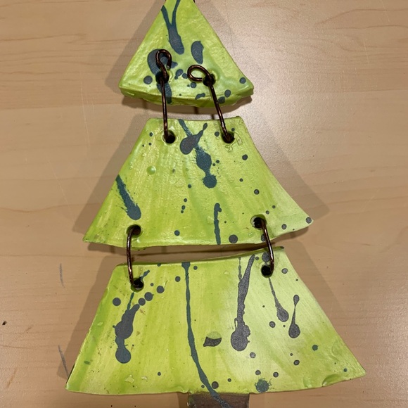 Handmade ceramic hanging Christmas tree - Picture 3 of 6
